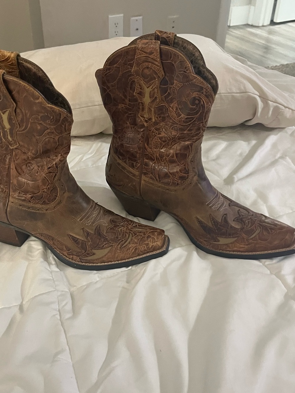 Ariat Brown Embroidered Western Heeled Boots